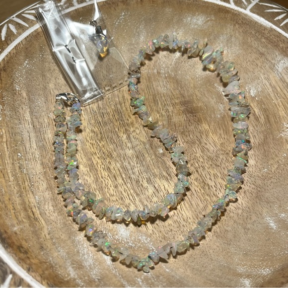 NWOT Ethiopian Opal Raw Chip Sterling Silver Necklace & Pendant - Picture 4 of 7